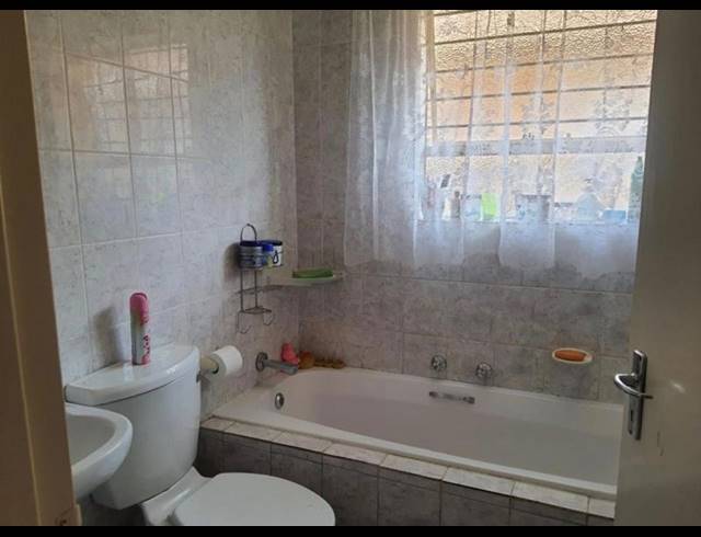 4 BEDROOM PROPERTY TO RENT IN POMONA